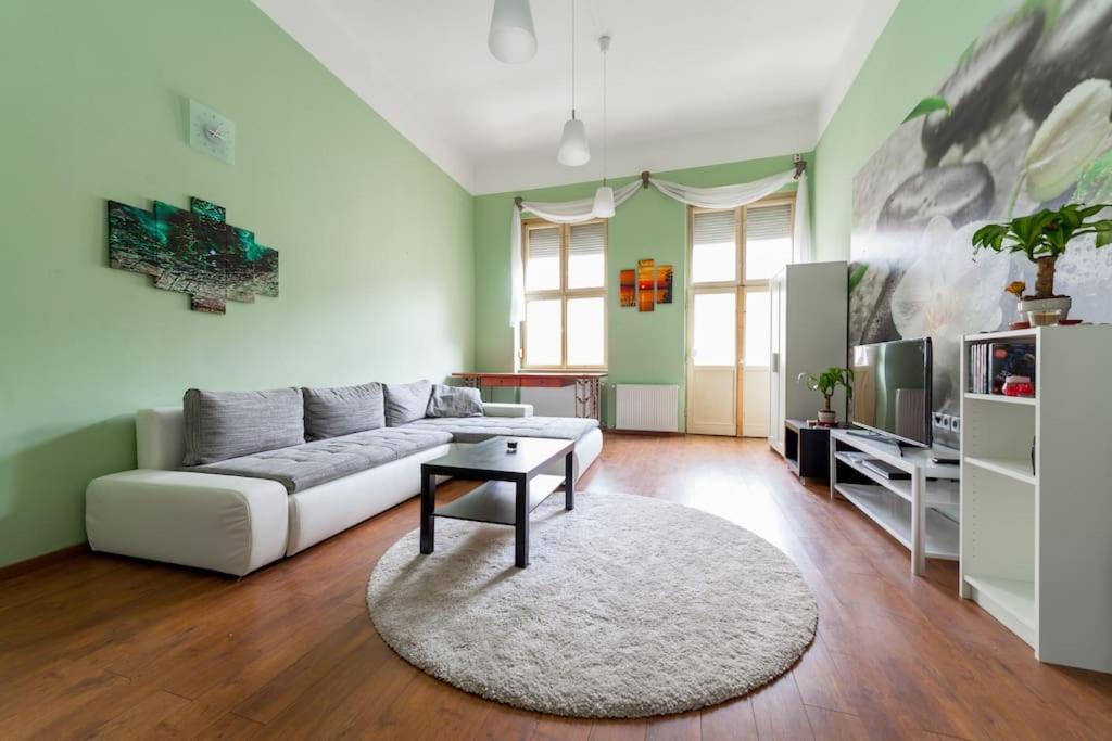 Main Street Apartment / Heart Of Bp Budapest Esterno foto