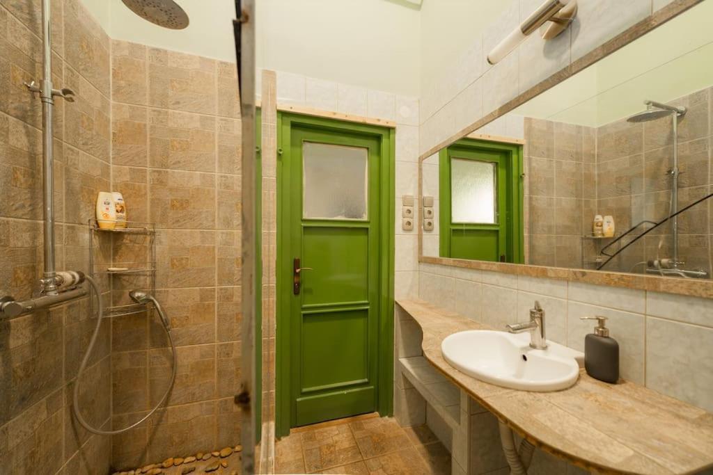 Main Street Apartment / Heart Of Bp Budapest Esterno foto